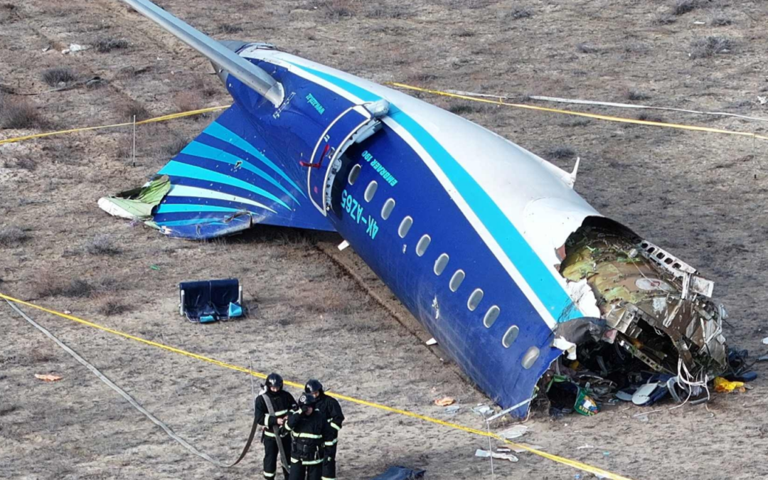 Encuentran cajas negras del vuelo de Azerbaijan Airlines